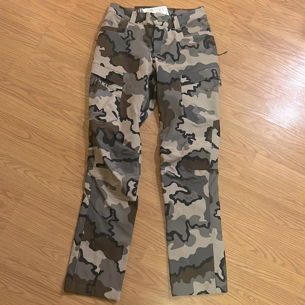 Brand new kuiu pants